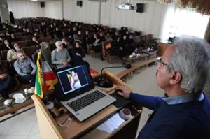 سمینار سلامت مادر و نوزاد ، ترویج تغذیه با شیر مادر