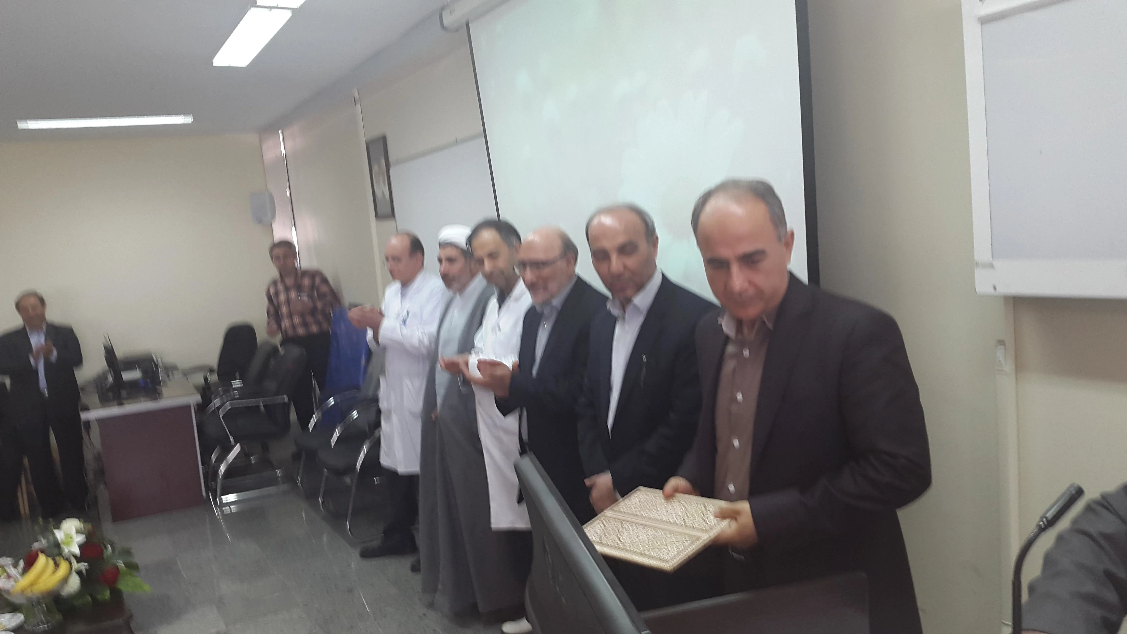 مراسم معارفه دکتر فرجی و تکریم دکتر درستی رییس سابق مرکز آموزشی درمانی امام رضا (ع)برگزار شد