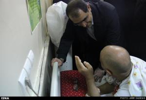 15/11/94 عیادت وزیر از دو جانبار قطع نخاع 