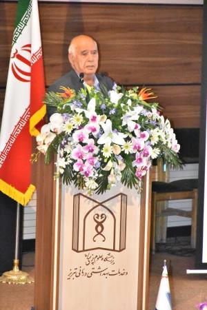 آیین تجلیل از پزشکان، داروسازان ، دندانپزشکان، ماماها، متخصصان آزمایشگاه، و رژیم درمانگران نمونه دانشگاه در روز پزشک 97