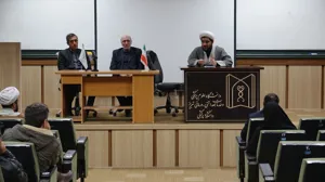 دانشجویان باید متناسب با ارزش های اسلام و نظام تربیت شوند