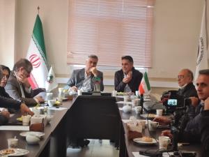 سرپرست روابط عمومی وزارت بهداشت  و هیات همراه از مرکز تحقیقات پیشگیری از حوادث جاده‌ای دانشگاه علوم پزشکی تبریز بازدید کردند.