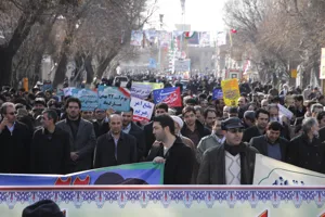 حضور حماسی خانواده بزرگ دانشگاه در راهپیمایی 22 بهمن