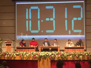 برگزاری مناظره دانشجویی با موضوع " انتخابات، فرصت ها و تهدیدها" در دانشگاه علوم پزشکی تبریز