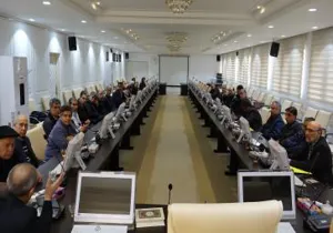  دکتر صومی رئیس دانشگاه علوم پزشکی تبریز در این جلسه گزارشی از سفر دو روزه شان به منطقه زلزله زده غرب کشور ارائه کرد واقدامات انجام یافته در کرمانشاه توسط تیم بهداشتی و درمانی اعزامی از دانشگاه  را تشریح نمودند.