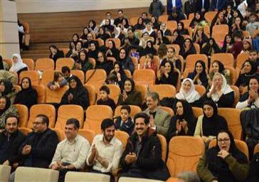 همایش گرامیداشت روز پرستار، با حضور رئیس دانشگاه علوم پزشکی، نماینده مقام معظم رهبری، روسا و کارکنان مرکز آموزشی درمانی امام رضا(ع) برگزار شد .
